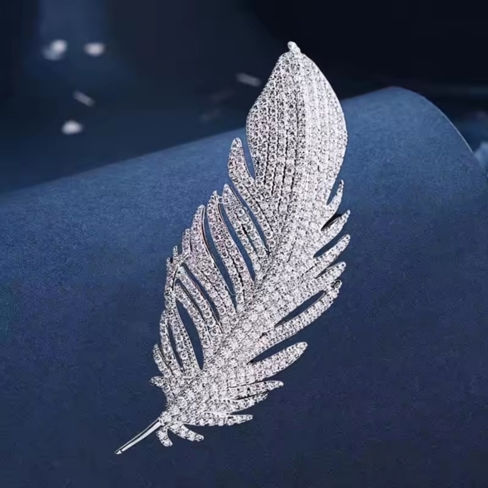 Silver Color full of rhinestone feather Brooches for women And Men